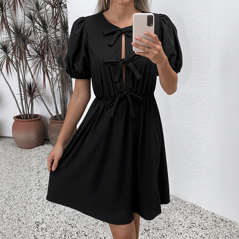 Damen Elegantes Woven Mini-Kleid mit geflochtenen Details und Puffärmeln Drune
