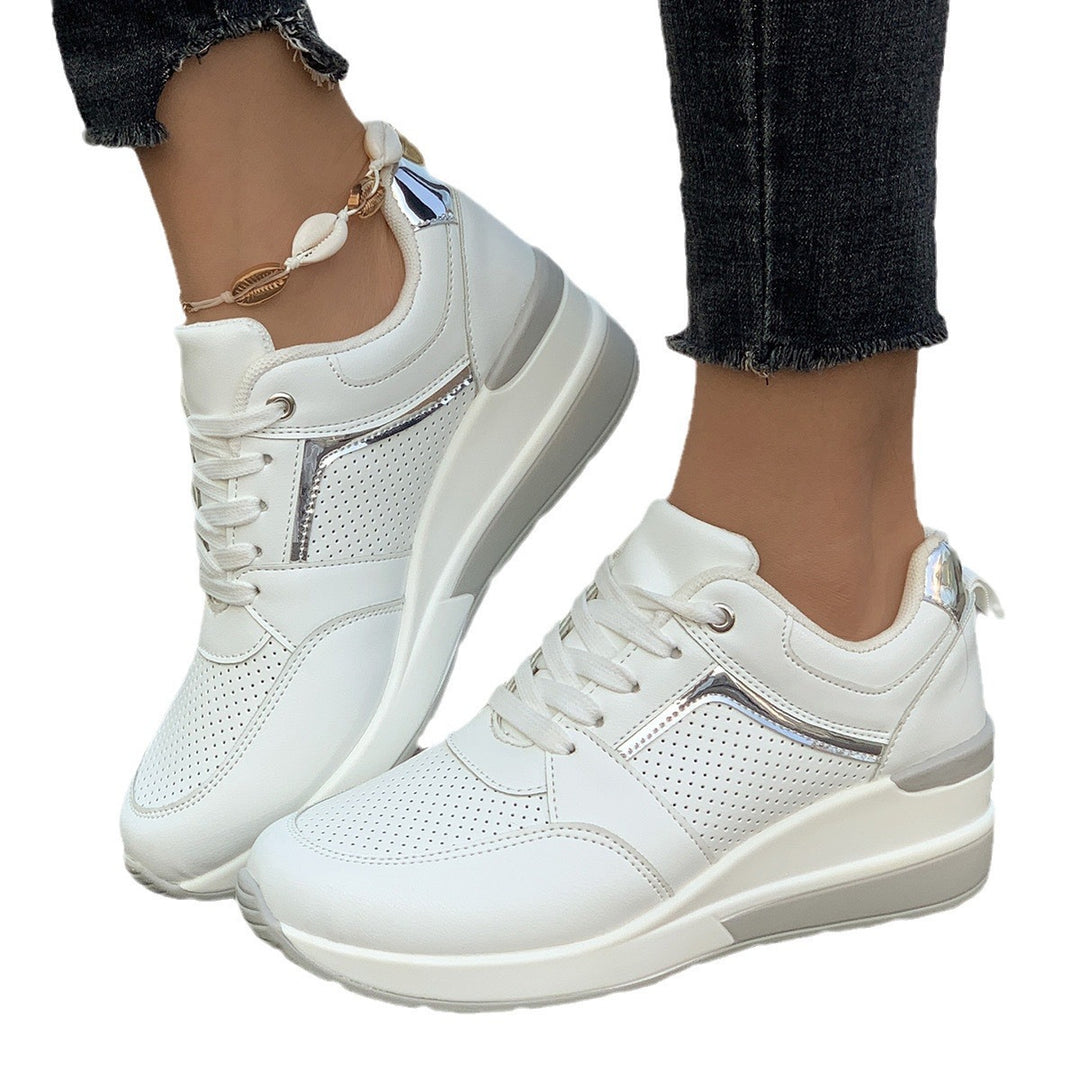 Damen Keilabsatz-Sneaker mit perforierten Einsätzen und Metallic-Details Drune