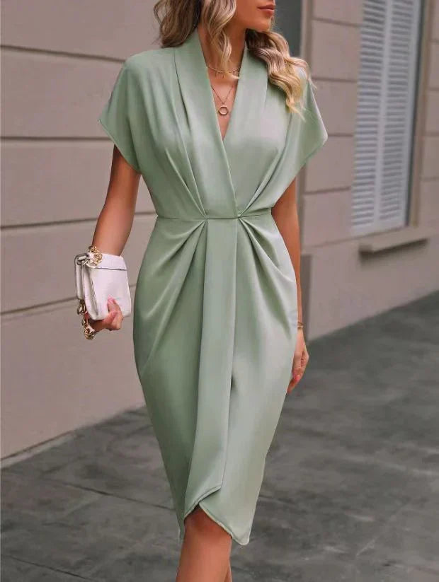 schwarzes Midi-Wickelkleid