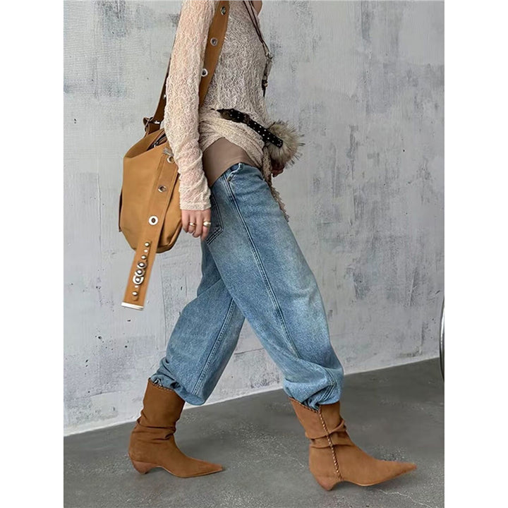 Damen Schlupf‑Veloursstiefel mit Ziernaht, V‑Schaftrand und sculpted Kitten‑Absatz Drune