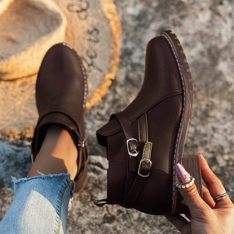 Damen nan Stiefelette mit doppelten Zierriemen, profilierter Traktorsohle und niedrigem Blockabsatz Drune