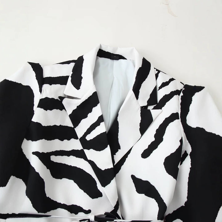 Damen Blazer mit Zebra-Print, tailliertem Bindegürtel und Cut-Out-Schultern Drune