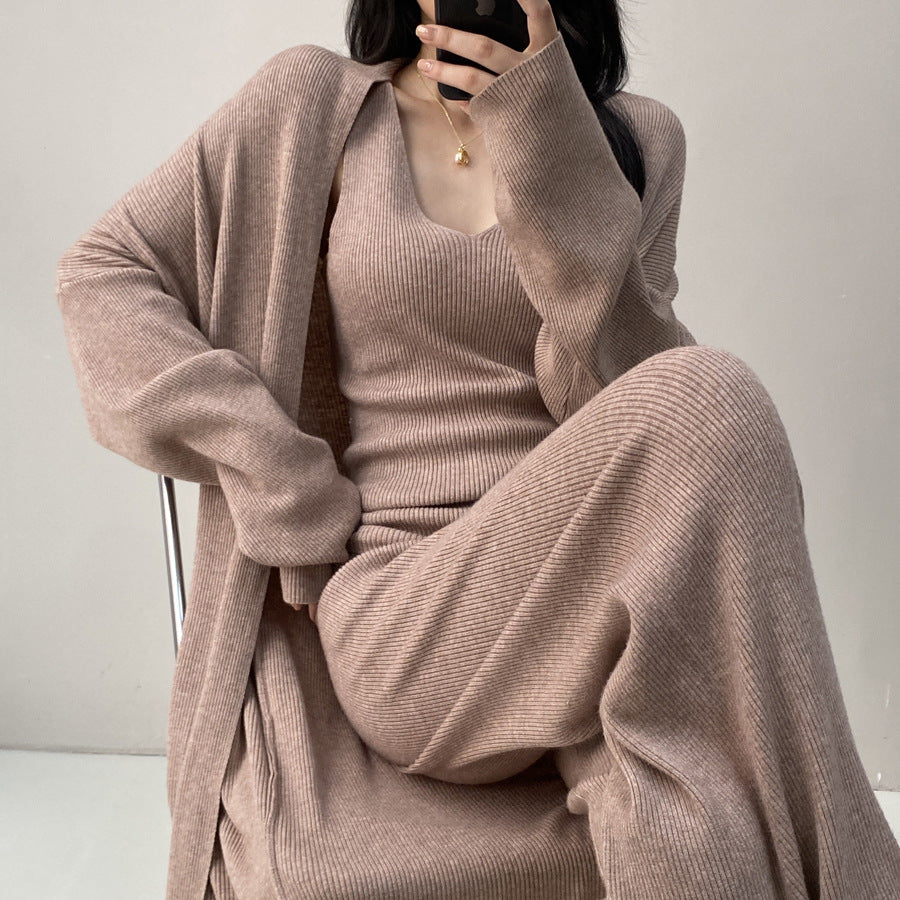 Damen Feinstrick-Loungewear-Set mit Longcardigan, Ripp-Top und weitem Strickhose Drune