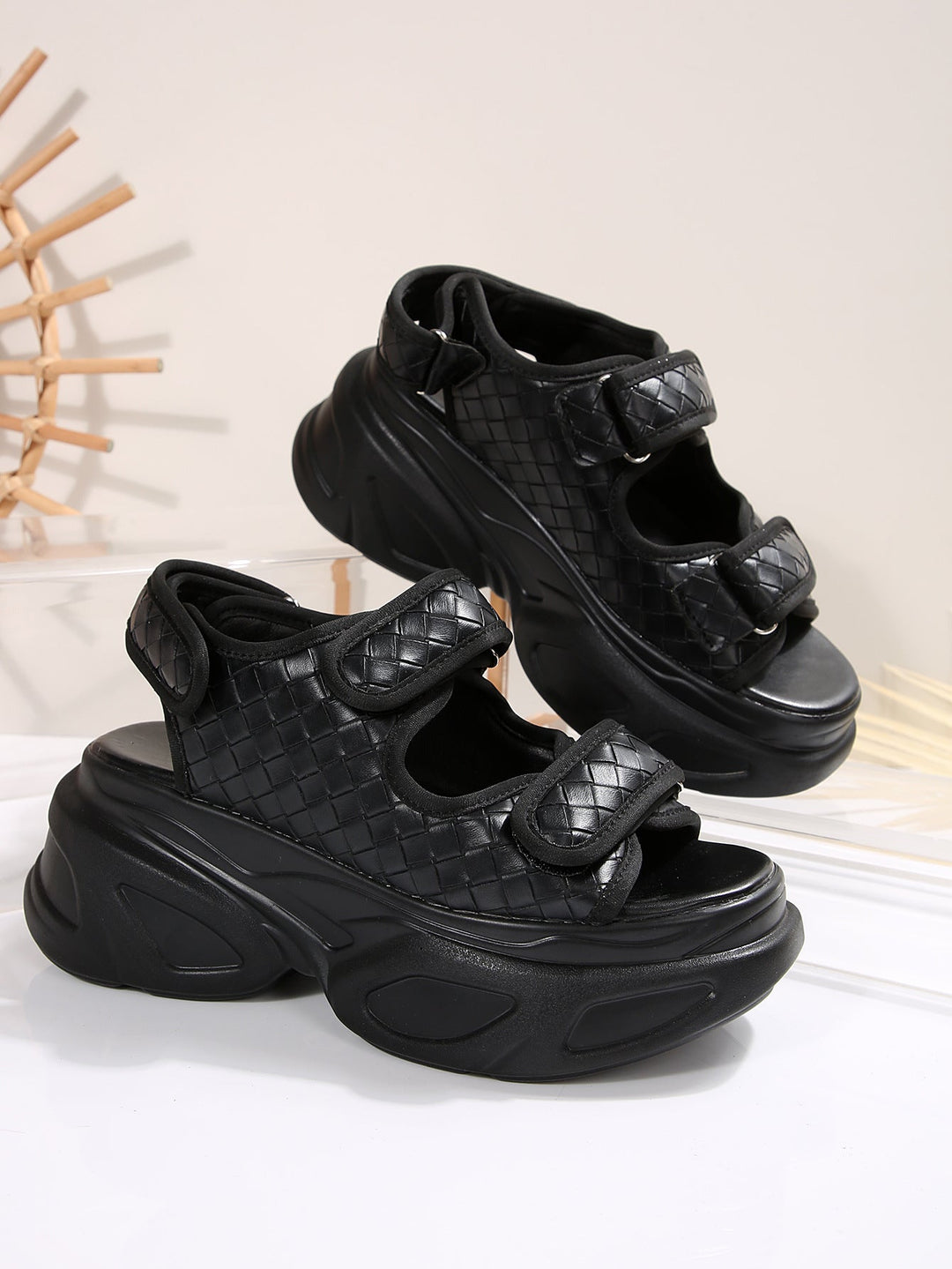 Damen Plateau-Sandalen mit verziertem Riemen und komfortabler Sohle Drune