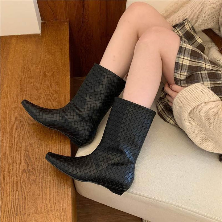 Damen Geflochtene halbhohe Stiefel mit spitzer Zehenform und flachem Blockabsatz Drune