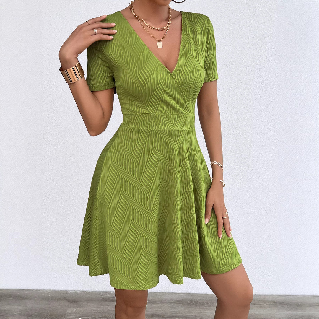 Damen Wickelkleid mit V-Ausschnitt und fließendem Stoff Drune