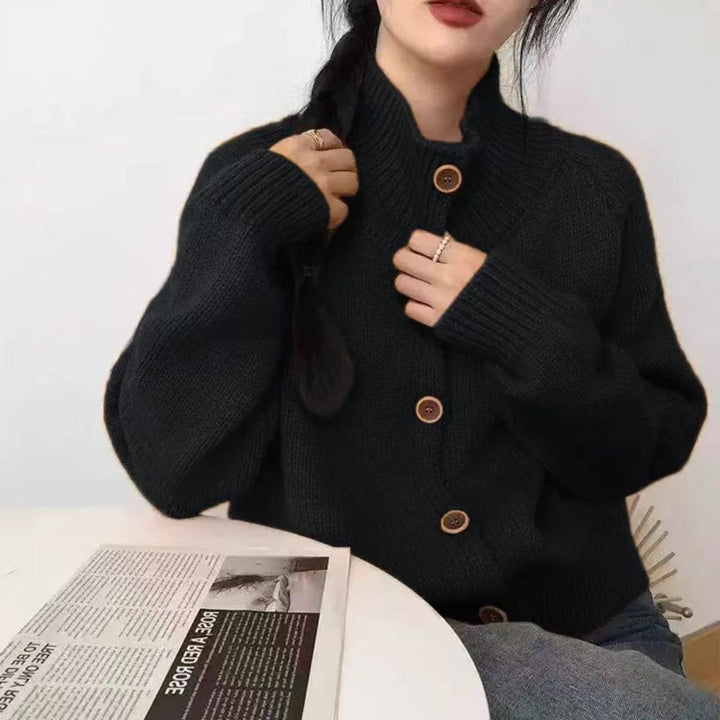 Damen Strickjacke mit Hohem Kragen und Knopfdetails Drune