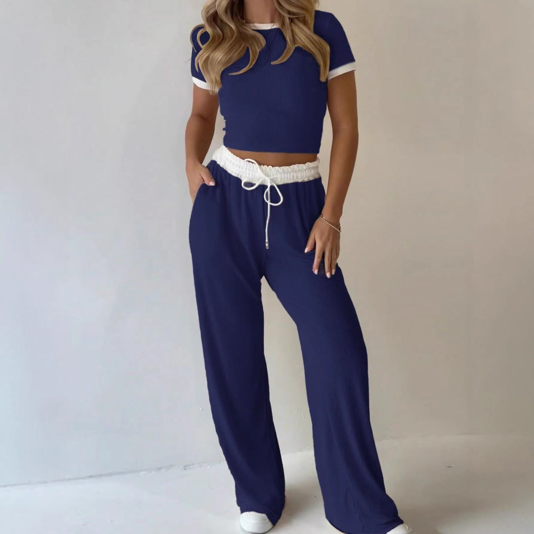 Damen lässiges zwei-teiliges Freizeit-Set mit cropped T-Shirt und weiten Hose Drune