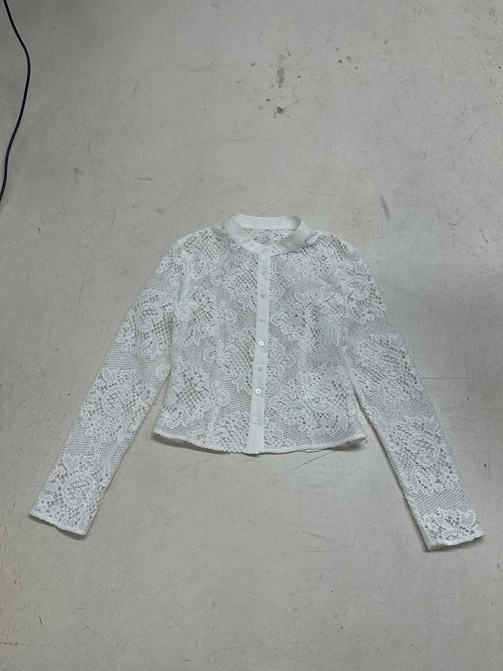 Damen Spitzenshirt mit elegantem Kragen und Knopfdetail Drune