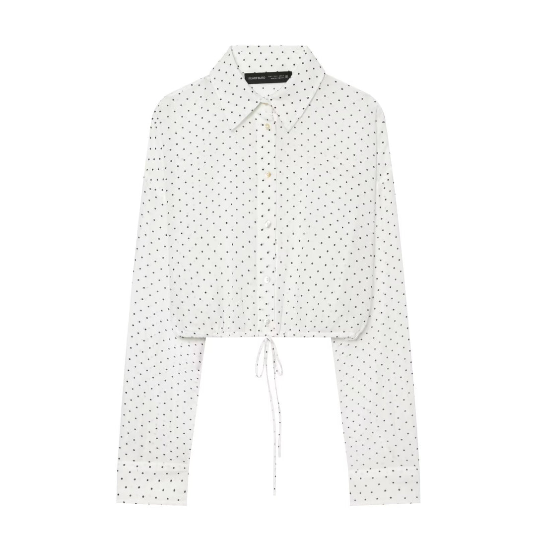 Damen Gepunktete Cropped-Bluse mit Kordelzug und Hemdkragen Drune
