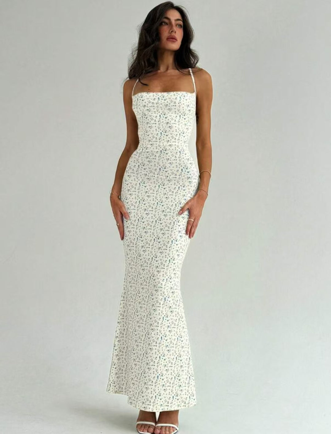 Damen Elegantes Sommerkleid mit zarten Blumenmuster und fließendem Schnitt Drune