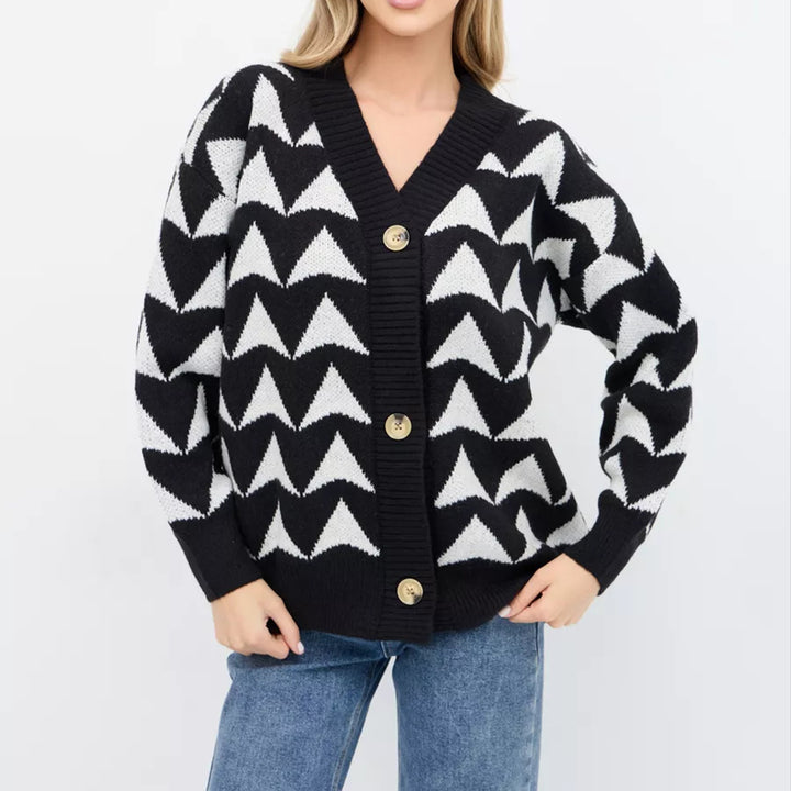 Damen cardigan mit modernem Wellenmuster und goldenen Knöpfen Drune
