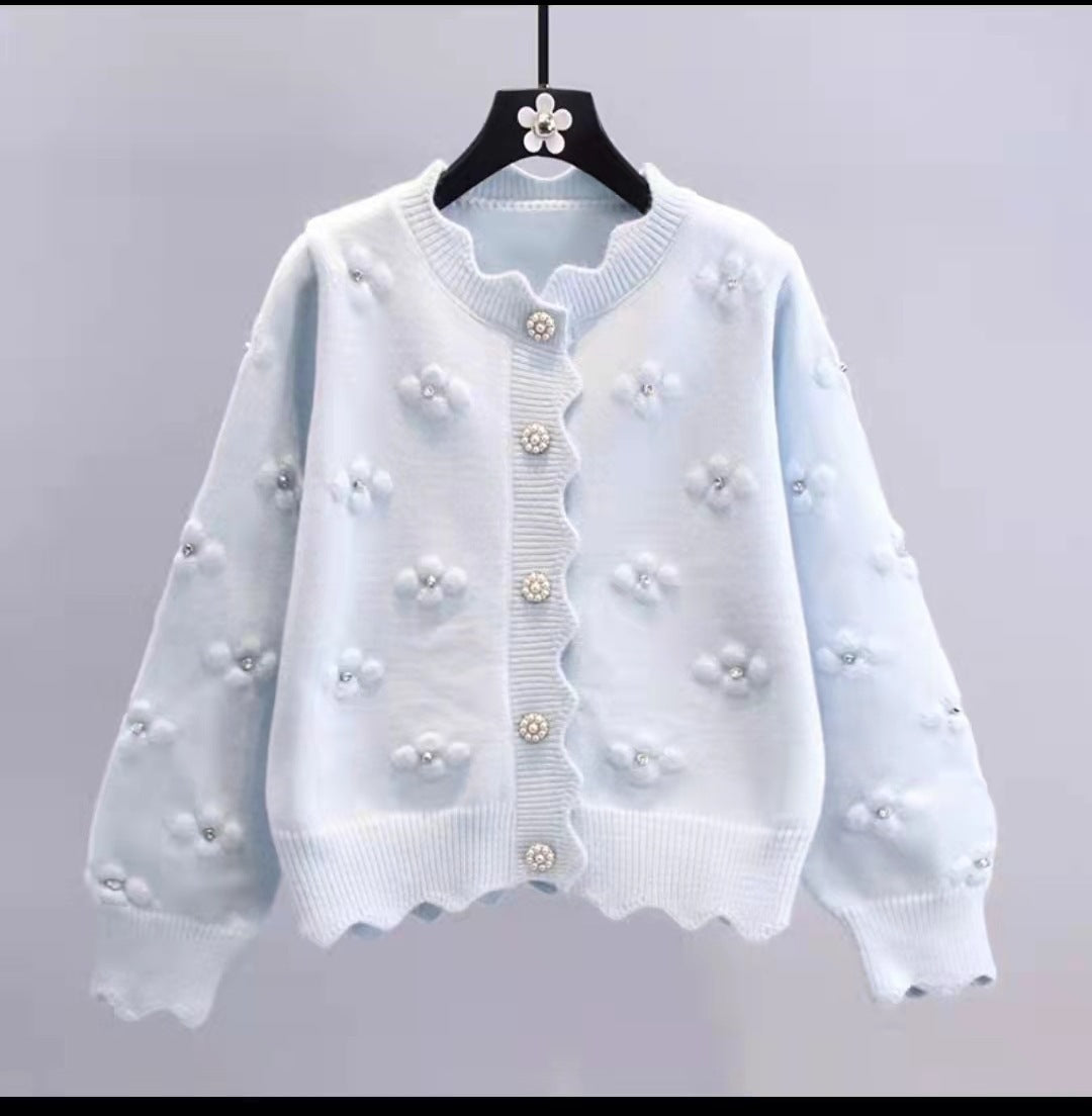 Damen Lockere Strickjacke mit floralen Applikationen und Perlenknöpfen Drune