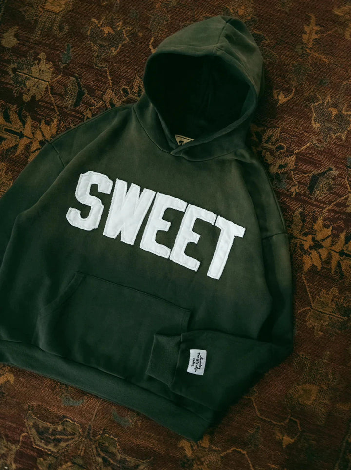 Unisex nan weit geschnittener Kapuzenpullover mit aufgesetzten Buchstabenapplikationen und Kängurutasche Drune