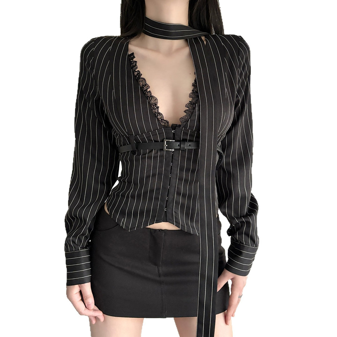 Damen nan tailliertes Langarmshirt mit Twist‑V‑Ausschnitt, Hemdkragen und Nadelstreifen-Optik Drune