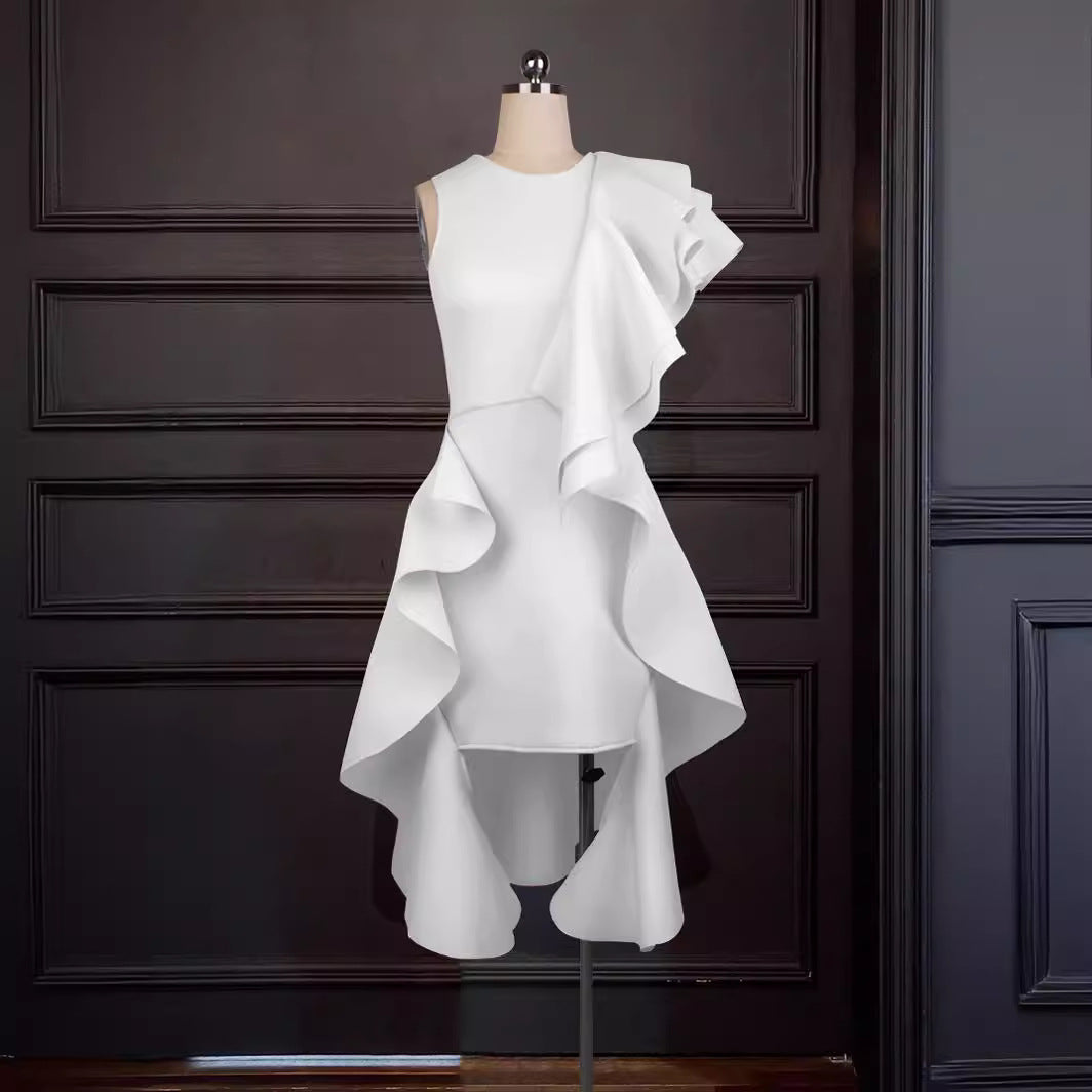 Damen elegantes Kleid mit asymmetrischen Rüschen Drune