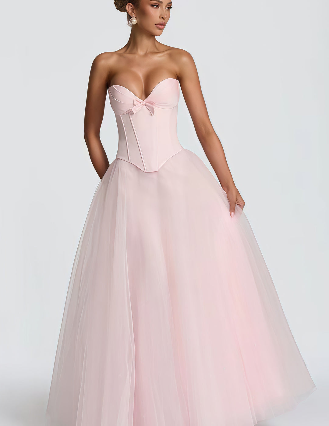 Damen Brautkleid mit tiefem V-Ausschnitt und voluminösem Tüllrock Drune