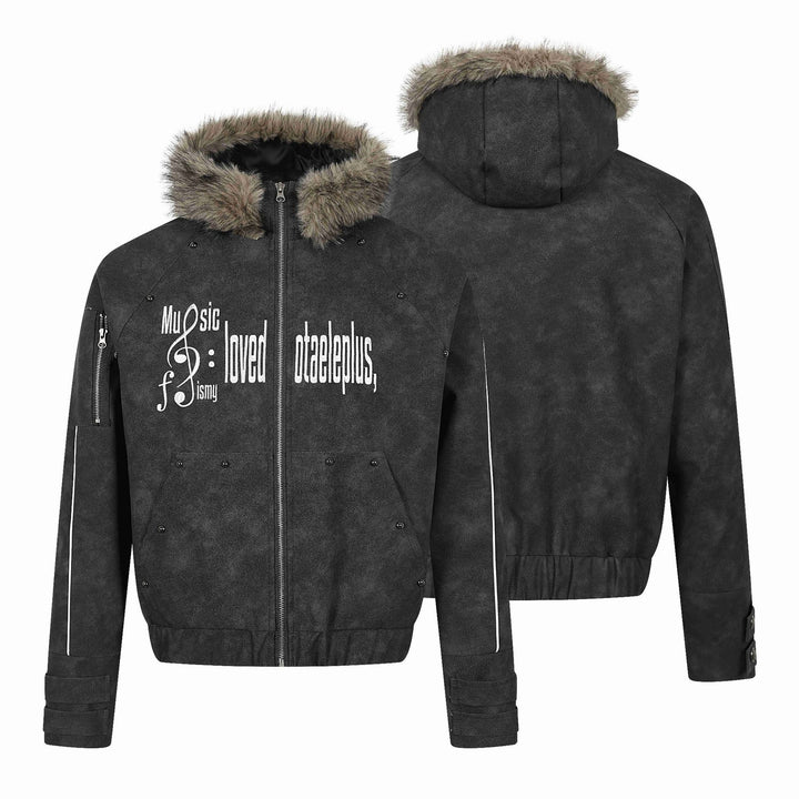 Herren Kurz geschnittener Suede‑Look Bomber mit Kapuze, Kunstfellbesatz und Statement‑Print Drune