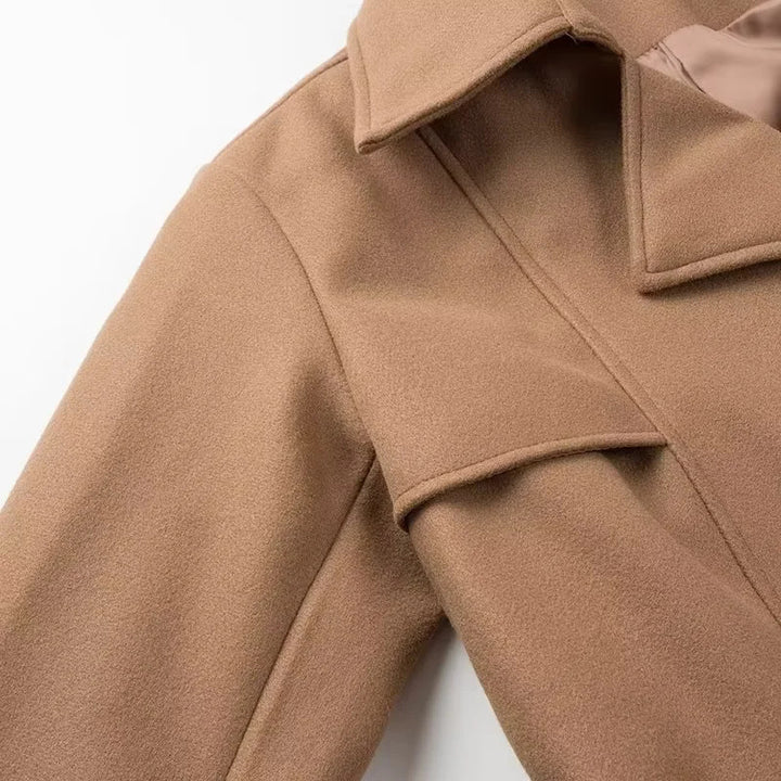 Damen nan langer taillierter Trenchcoat-Mantel mit Schalkragen, Bindegürtel und dekorativen Wiener Nähten Drune