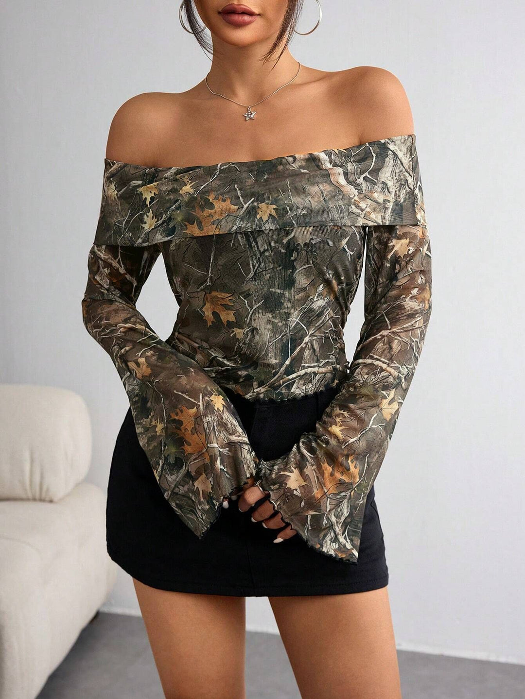 Damen nan schulterfreies Langarm-Top mit Camouflage-Blattmuster und ausgestellten Ärmeln Drune