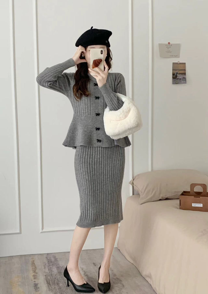 Damen Strickensemble mit elegantem Rock und feiner Knopfdetails Drune