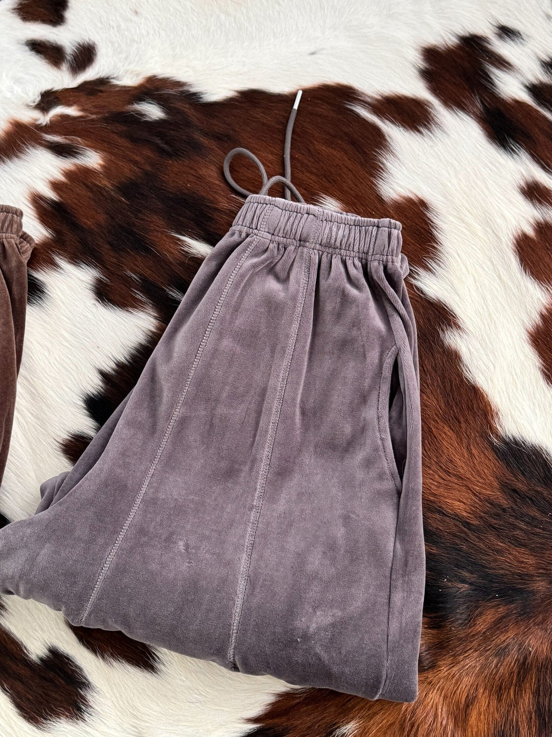 Damen weite Velours-Hose mit elastischem Bund und praktischen Seitentaschen Drune