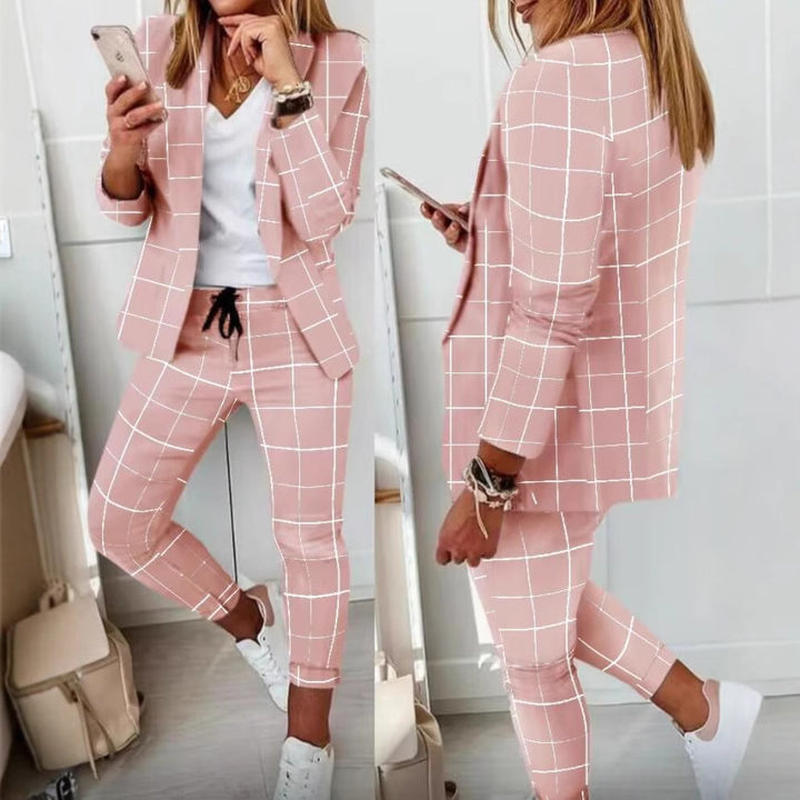 Zweiteiliges Set für Damen: Hosenanzug mit Muster, bestehend aus einem langärmeligen Blazer (offene Front, taillierter Schnitt) und einer unifarbenen langen Hose – ideal fürs Büro – DRUNE