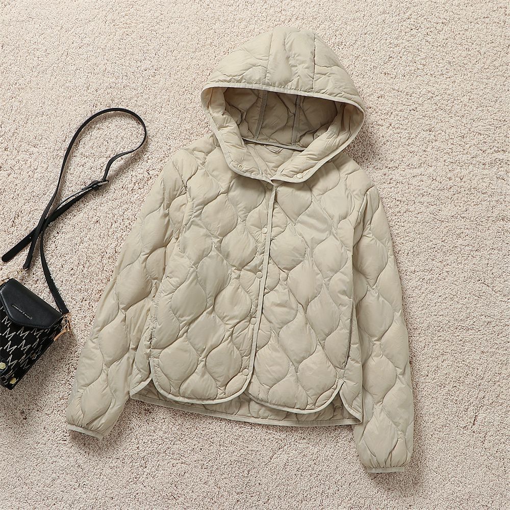 Damen Leichte gesteppte Kapuzenjacke mit ovaler Steppung und Druckknopfleiste Drune
