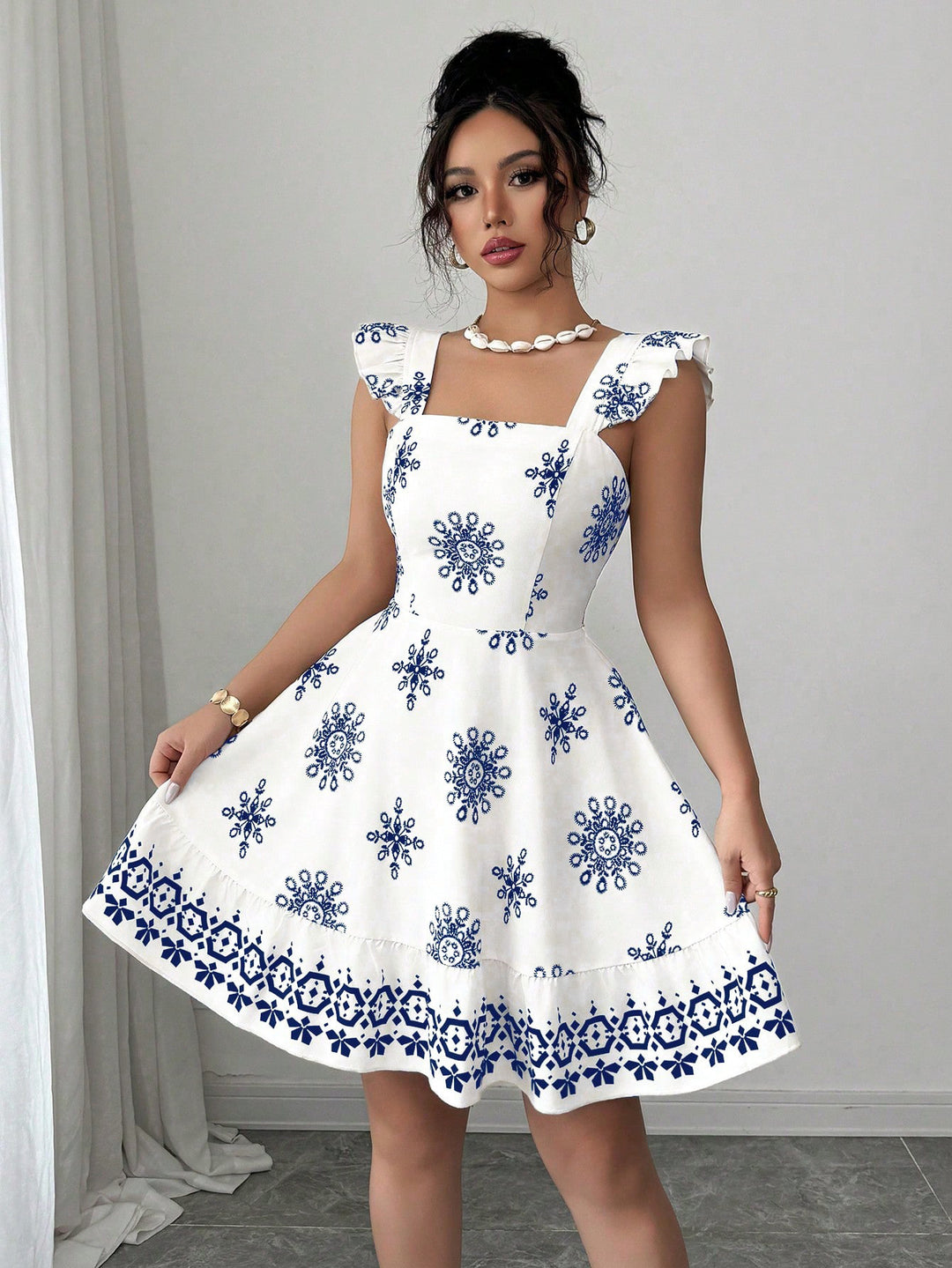 Damen Gestuftes Sommerkleid mit Quadrat-Ausschnitt, Rüschen-Trägern und bestickter A-Linie Drune