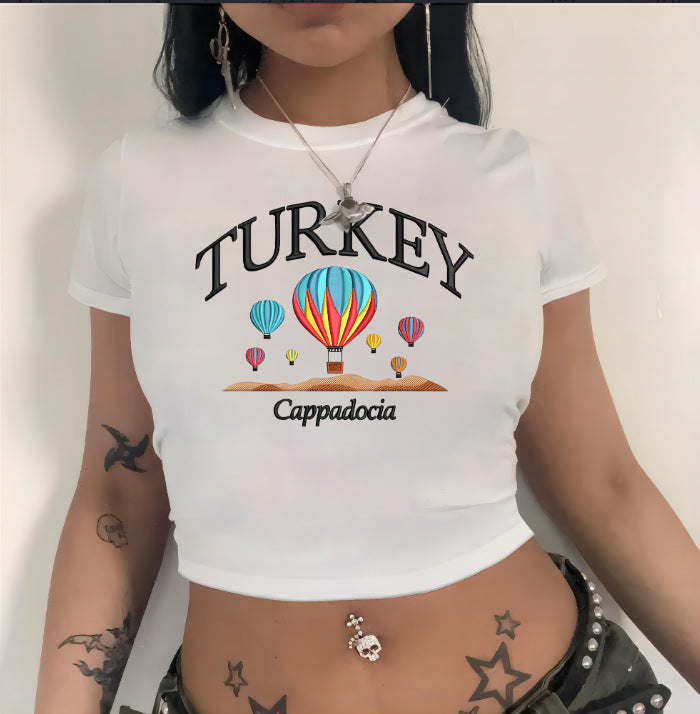 Damen Crop-T-Shirt mit animalistischem Lippenmotiv und auffälligem Schriftzug Drune