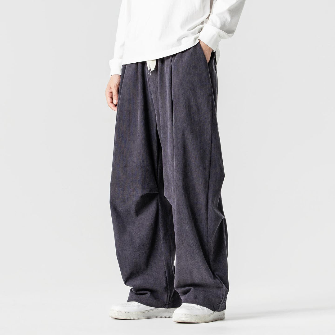 Herren Weit geschnittene Cordhose mit Bundfalten, Tunnelzug und lässiger Baggy‑Silhouette Drune