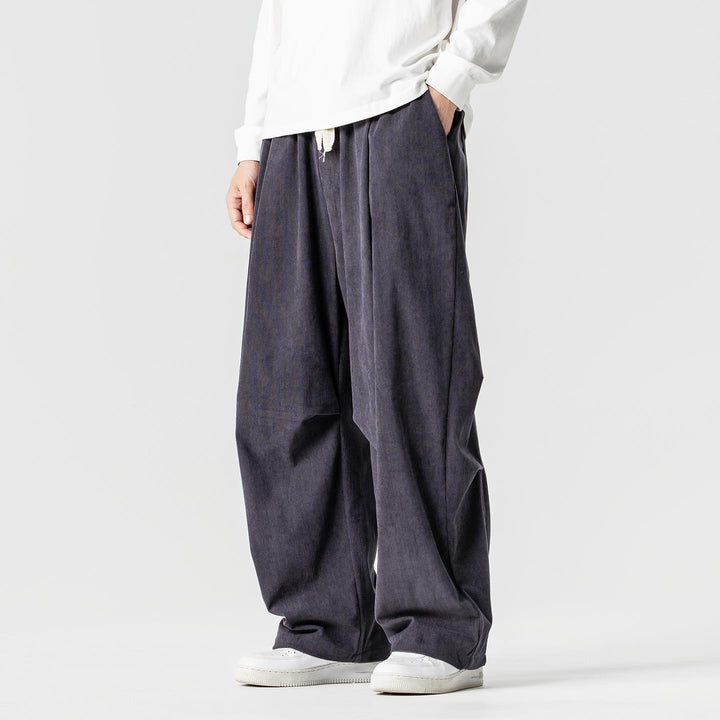 Herren Weit geschnittene Cordhose mit Bundfalten, Tunnelzug und lässiger Baggy‑Silhouette Drune