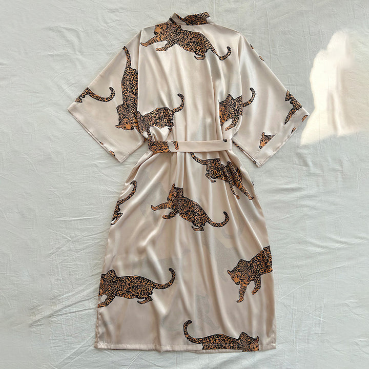 Damen Satin-Kimono-Robe mit lebhaftem Leopardenmotiv und elegantem Gürtel Drune