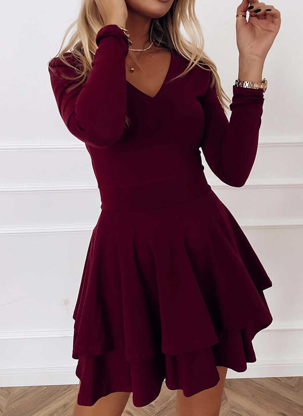 Damen stilvolles Minikleid mit schwingendem Rock und V-Ausschnitt Drune