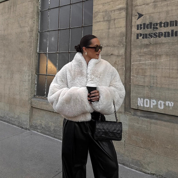 Damen Kurze kuschelige Faux‑Fur‑Bomberjacke mit voluminösem Schalkragen und kastiger Silhouette Drune