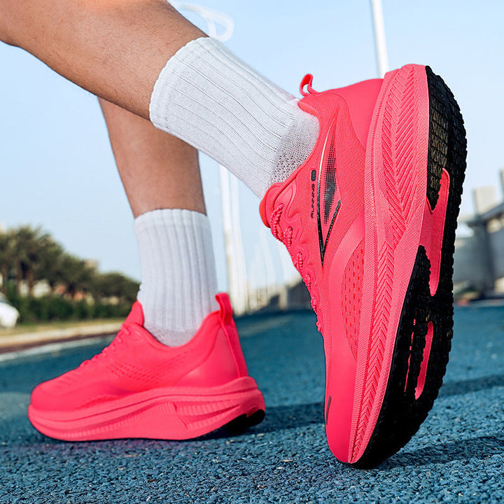 Unisex nan maximal gedämpfter leistungsorientierter Laufschuh mit reaktionsfreudiger Zwischensohle und atmungsaktivem Mesh Drune