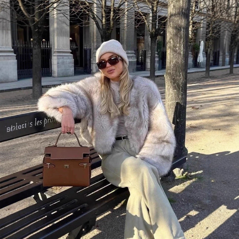 Damen Kurzjacke aus luxuriösem Hochflor‑Faux‑Fur mit kastiger Silhouette und voluminösen Ärmeln Drune
