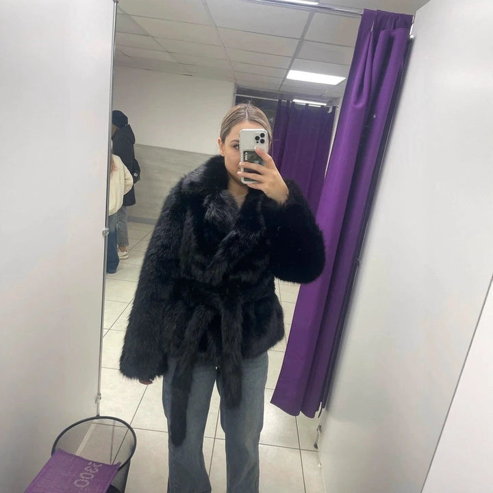 Damen Kurzmantel aus langflorigem Faux-Fur mit taillierendem Bindegürtel Drune