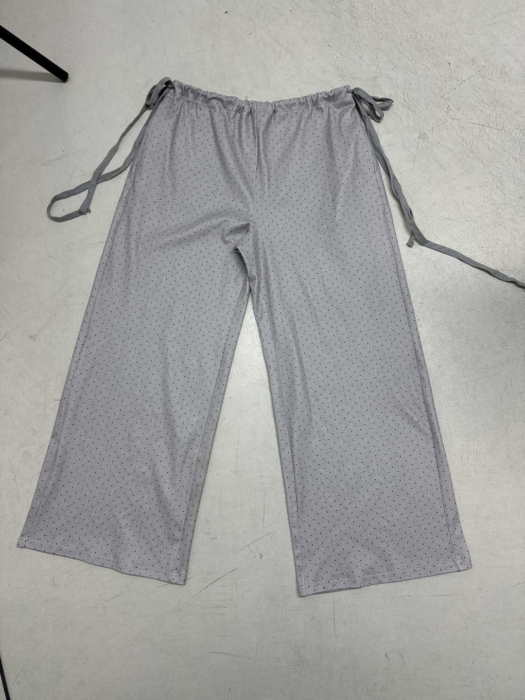 Damen lockere Schlafhose mit flexiblem Bund und dekorativen Bändern Drune