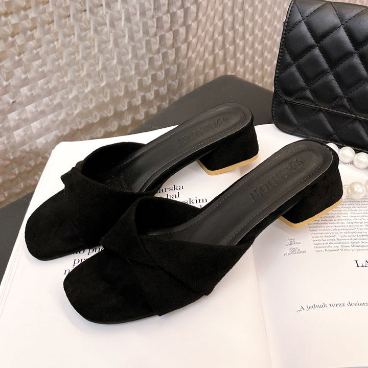 Damen Mules mit verschnörkeltem Design und bequemem Blockabsatz Drune