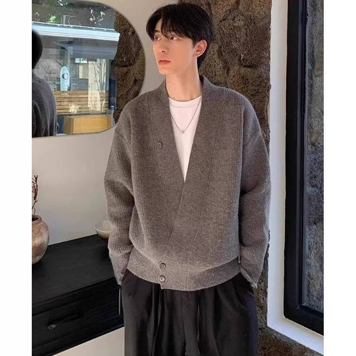Herren Grobstrick-Cardigan im Oversize-Schnitt mit Schalkragen und asymmetrischer 3-Knopfleiste Drune