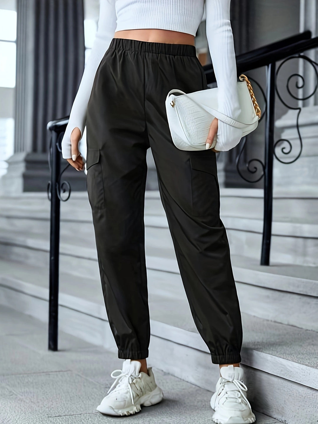 Damen Cargo-Hose im sportiven Design mit elastischem Bund und praktischen Taschen Drune