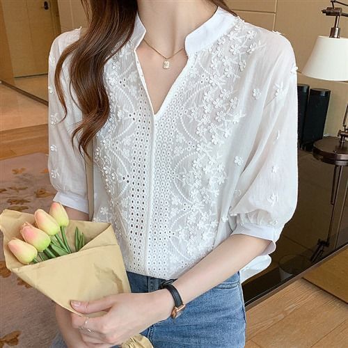 Damen Bluse mit floralen Stickereien und halben Ärmeln Drune