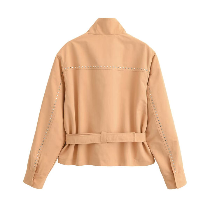 Damen Kurze taillierte Jacke mit Nietenbesatz und Bindegürtel Drune