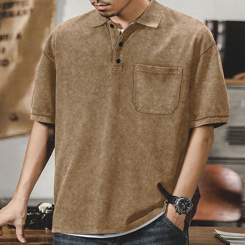 Herren nan locker geschnittenes Baumwoll-Poloshirt mit aufgesetzter Brusttasche und kurzer Knopfleiste Drune