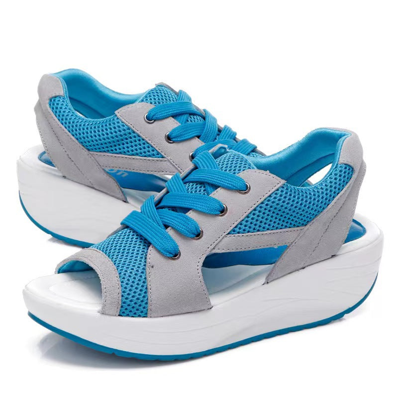 Damen  sportliche Keil-Sandale im Sneakerstil mit atmungsaktivem Mesh, gepolstertem Komfortfußbett und offener Zehenpartie Drune