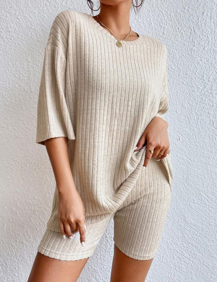 Damen komfortables Kurzarm Set mit Rippstrick und relaxed Schnitt Drune