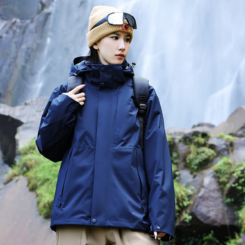 Damen technische Mehrlagen-Hardshell-Regenjacke mit verstellbarer Kapuze, Brustriemen und wasserabweisenden Reißverschlüssen Drune