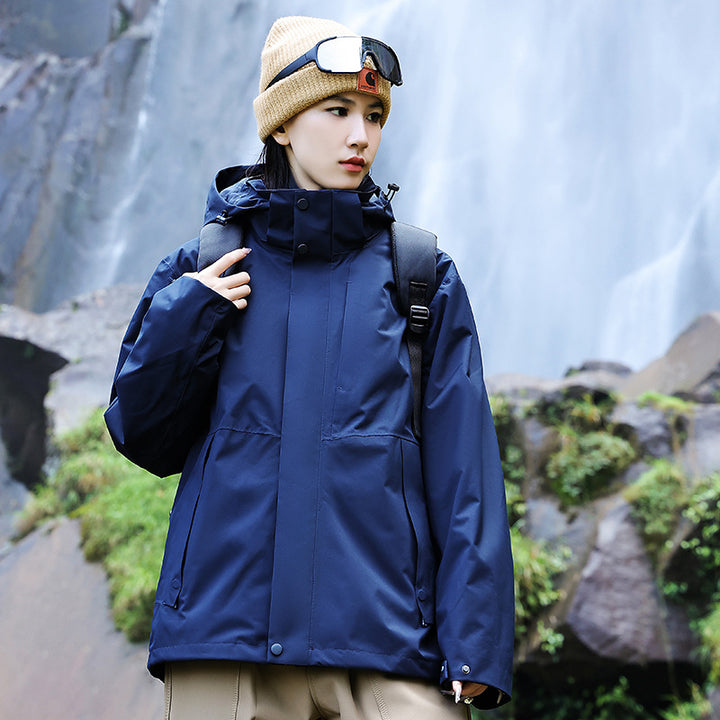 Damen technische Mehrlagen-Hardshell-Regenjacke mit verstellbarer Kapuze, Brustriemen und wasserabweisenden Reißverschlüssen Drune