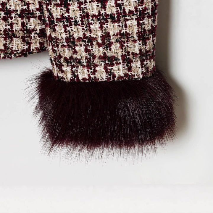 Damen nan kurz geschnittene Bouclé-Tweedjacke mit stehendem Kragen, verdeckter Knopfleiste und weichen Kunstfellmanschetten Drune